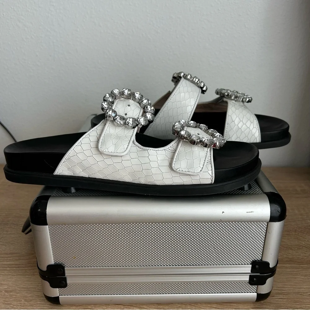 SCHUTZ ariel crystal